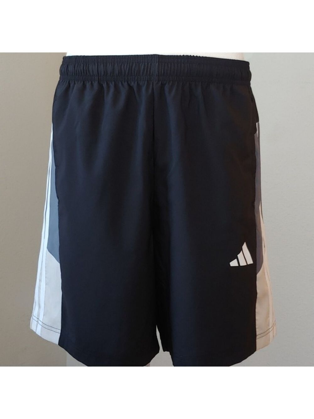 Adidas Men's Training Athletic Shorts Black and White Stripes Size Large NWT - Picture 3 of 16